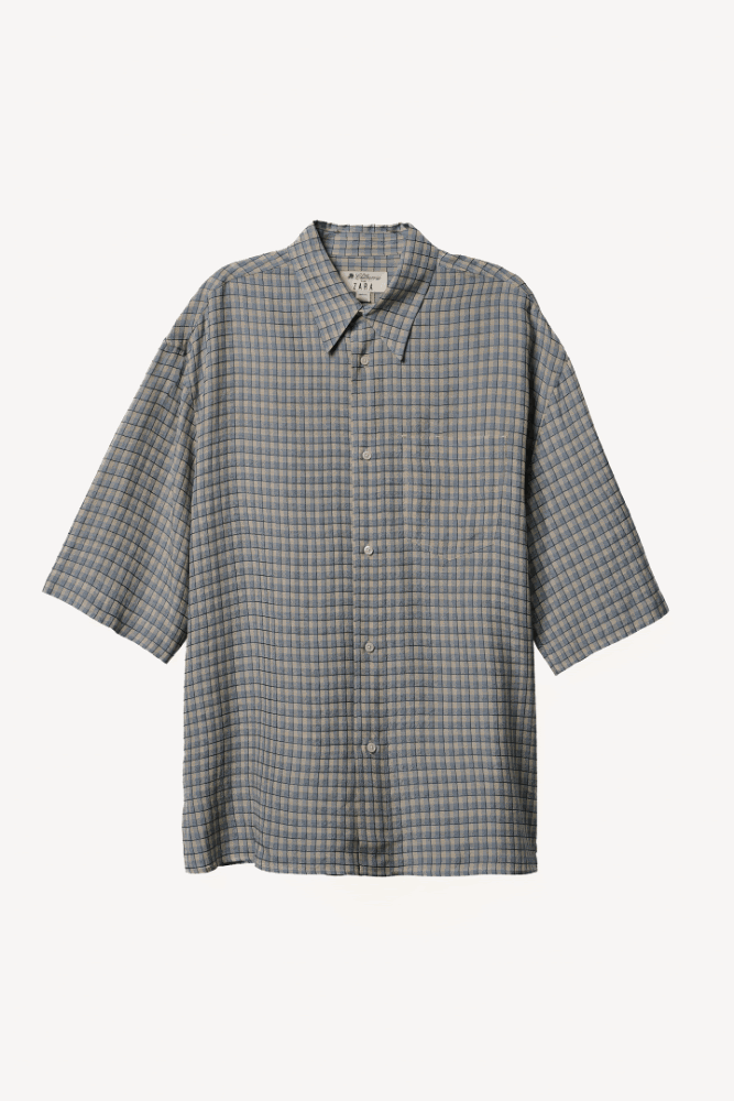 チェック柄の半袖シャツ