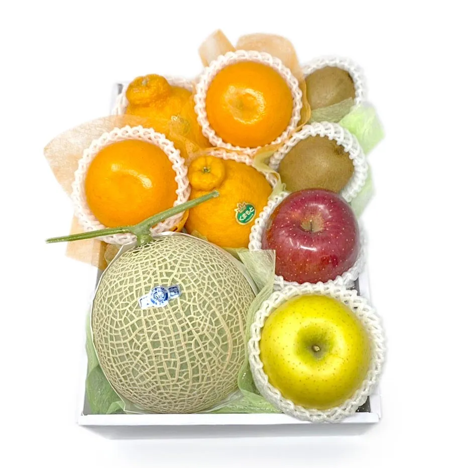 果物が入ったギフトボックス