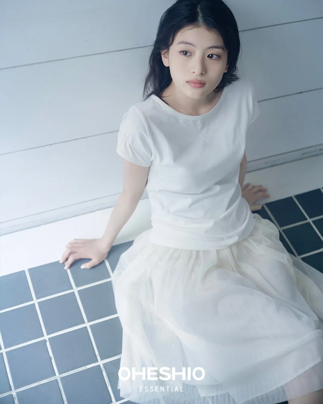 出口夏希さん着用のOHESHIOエッセンシャルライン