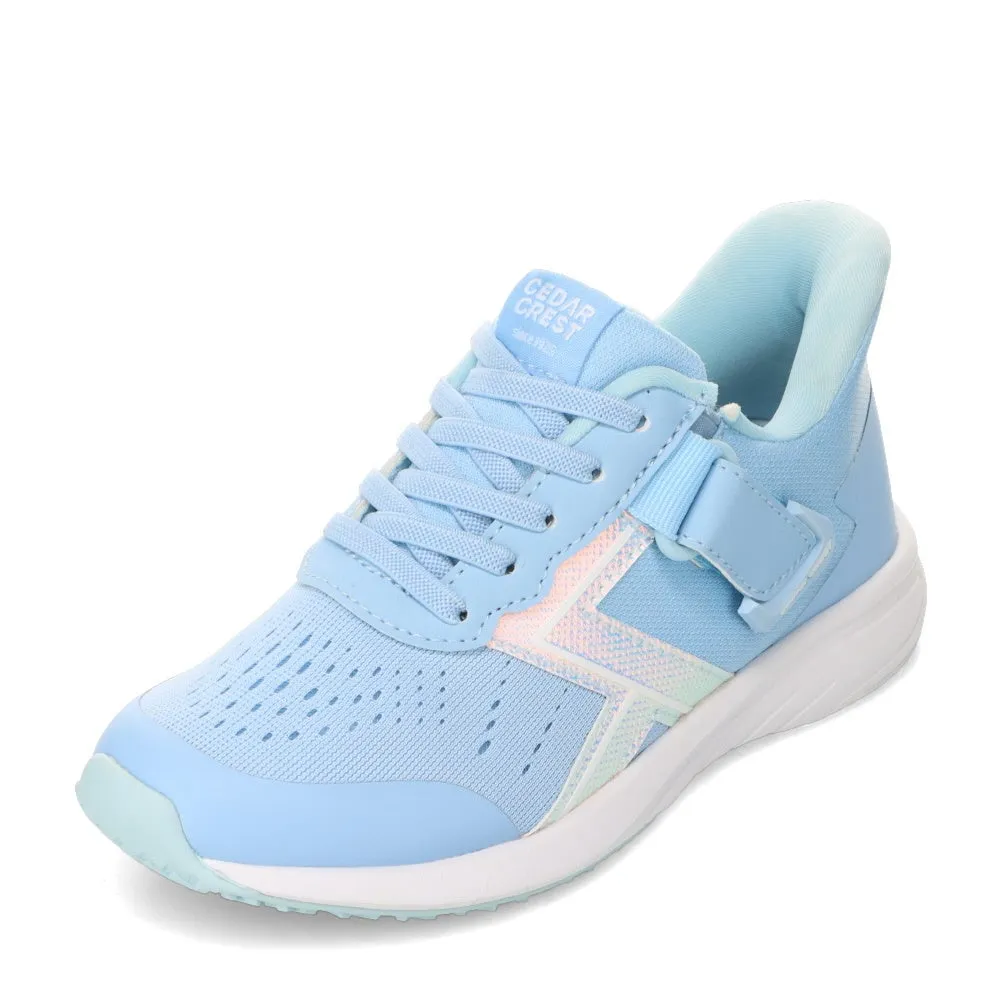 青色のスニーカーの画像