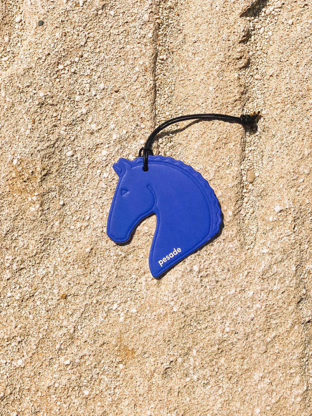 pesade 青い馬のオブジェ