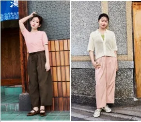 2人の女性が、それぞれ異なる服装で立っている写真。左側の女性はピンク色のトップスと茶色のパンツを着用し、右側の女性は白いトップスとピンク色のパンツを着用しています。