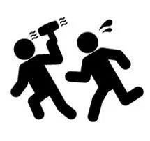 ドライヤーを持った人が、逃げる人を追いかけているイラスト。