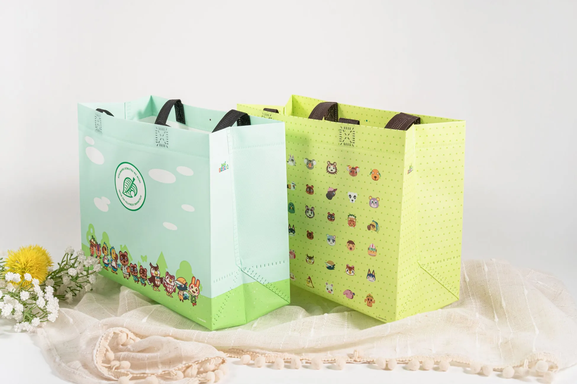 トートバッグ2種、別角度