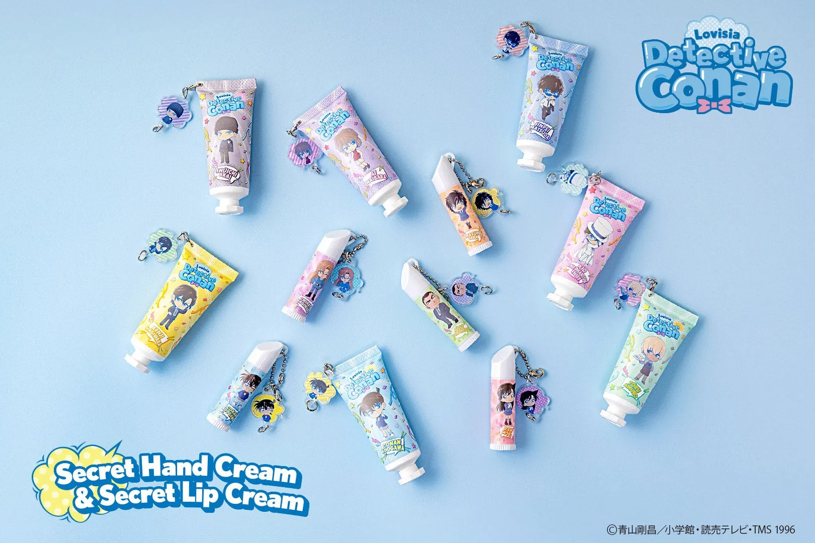 名探偵コナンのキャラクターが描かれたハンドクリームとキーホルダー