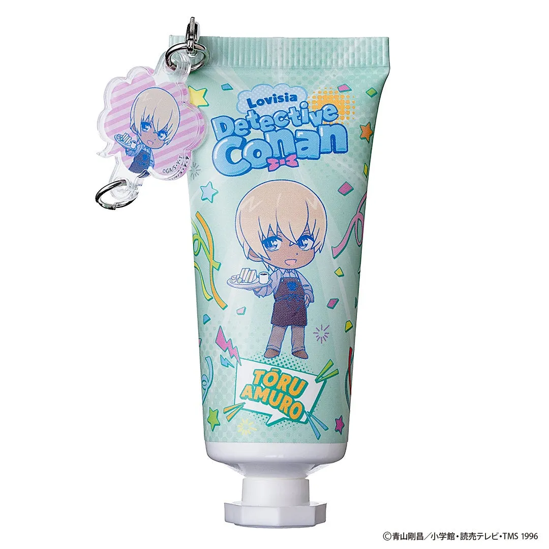 名探偵コナンのキャラクター、安室透が描かれた歯磨き粉のチューブとキーホルダーの画像です。歯磨き粉のチューブには「Lovisia Detective Conan」の文字と安室透のイラストが描かれており、キーホルダーにも同様のイラストが描かれています。