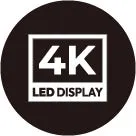 黒い円の中に、白で「4K LED DISPLAY」と書かれたロゴマーク。