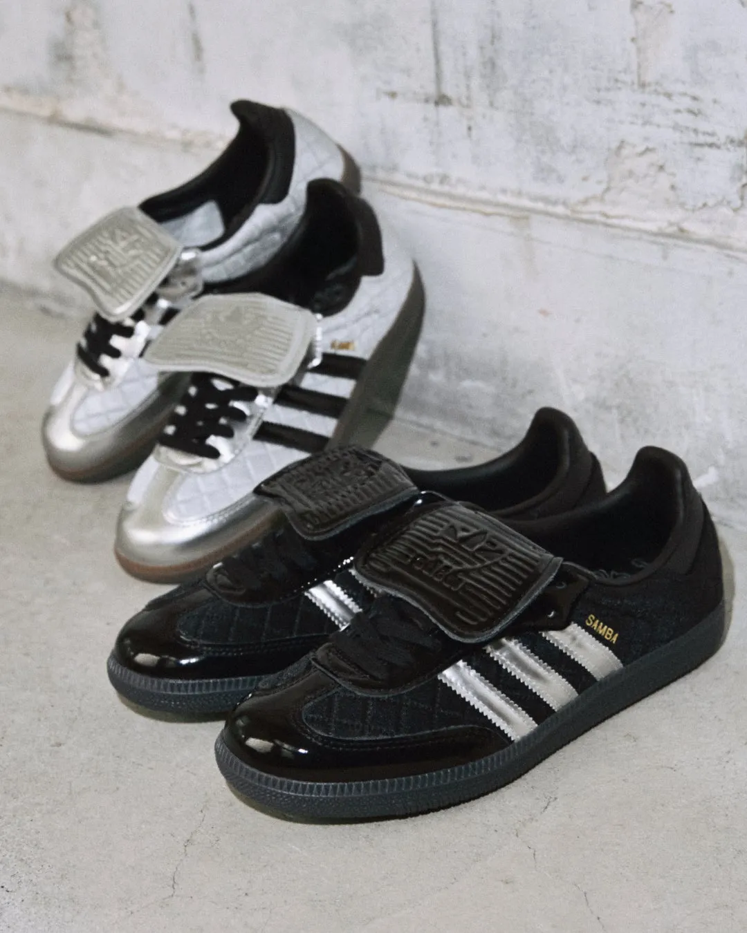 アディダスサンバの2足のペア