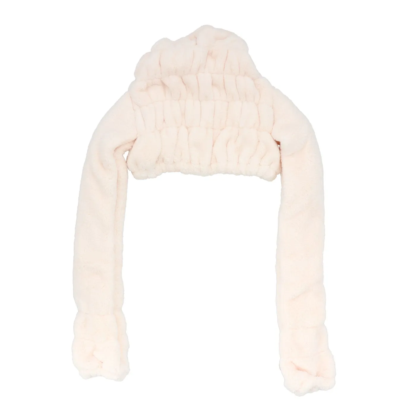 白いふわふわのトップス。長袖で、首元と胴体部分にギャザーが入っている。