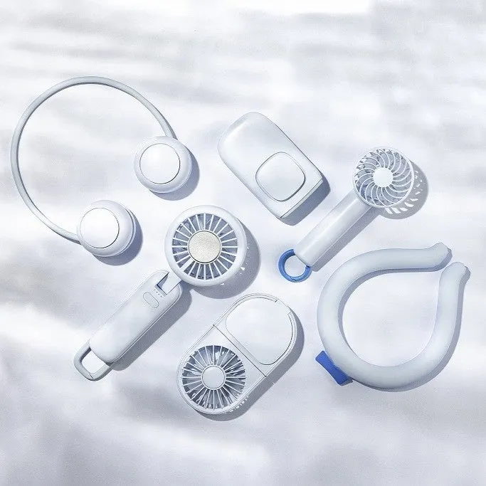 白を基調とした扇風機