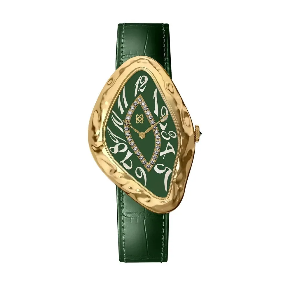 緑色の文字盤と緑色の革バンドが付いた金色の時計のクローズアップ。