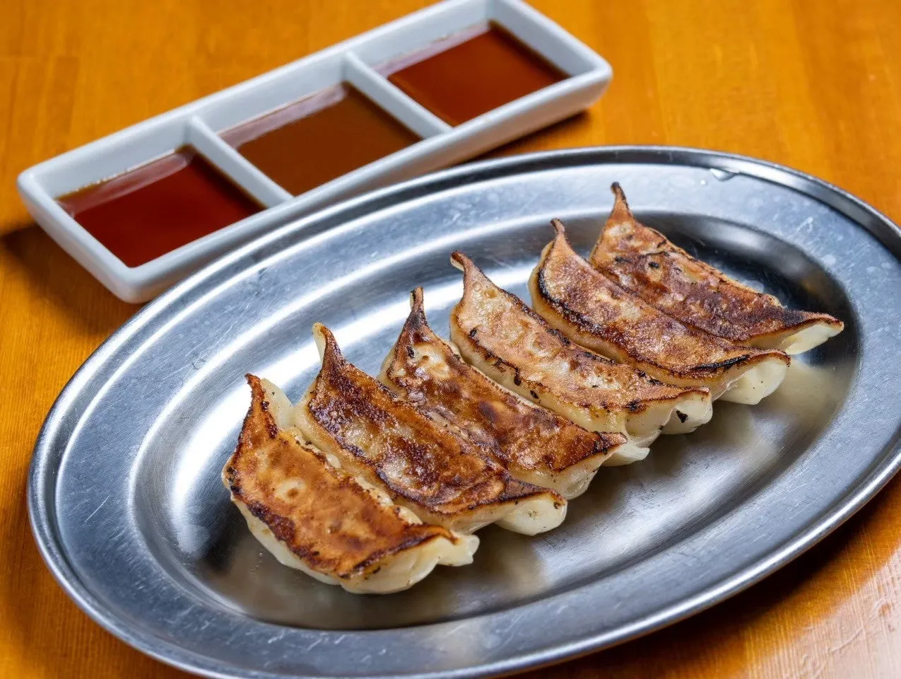 熱々の焼き餃子