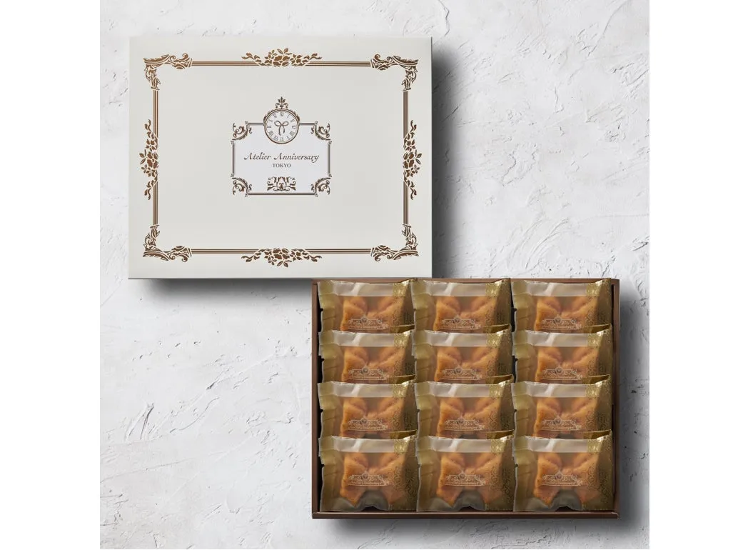 白い箱に入ったお菓子