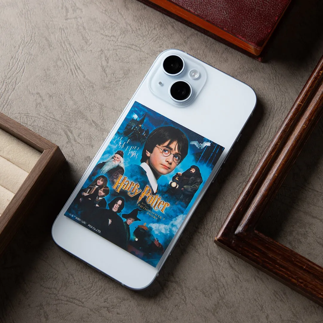 ハリーポッターのポスターとスマートフォン