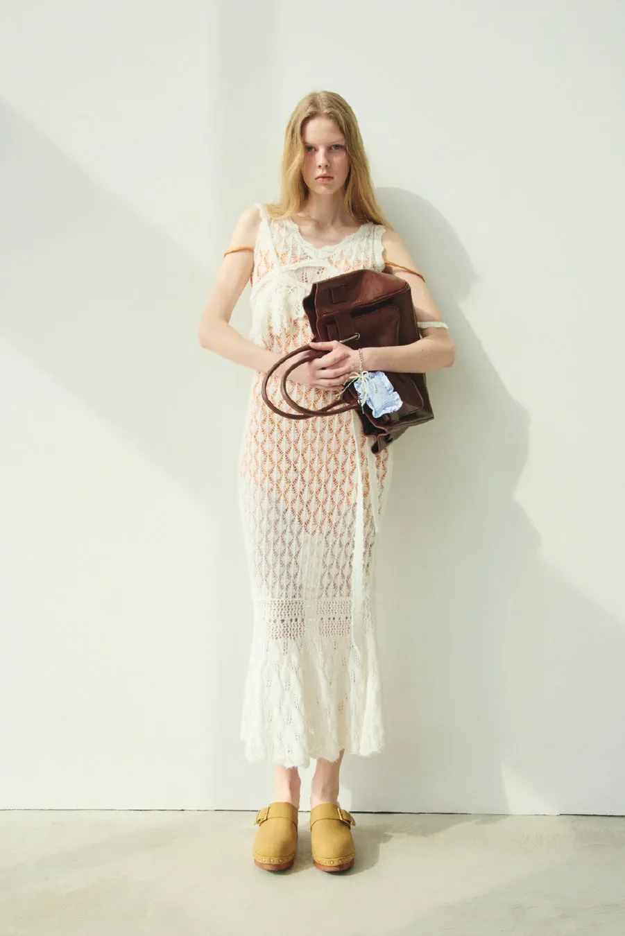 白いレースのドレス