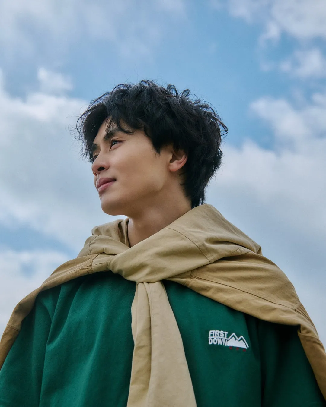 超特急 草川拓弥さんがFIRST DOWN USAの服を着用
