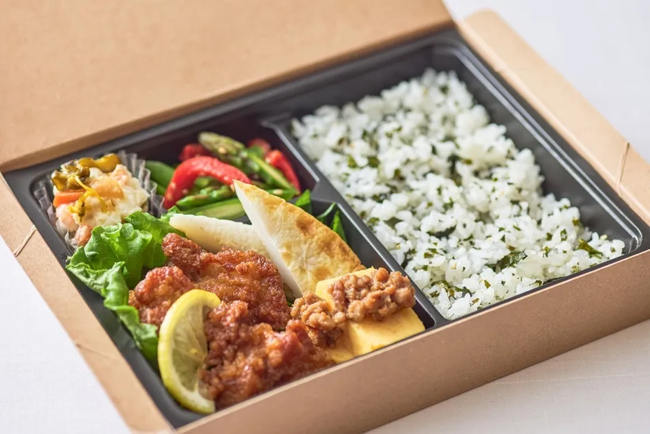 お弁当 茶色 ご飯 揚げ物 野菜