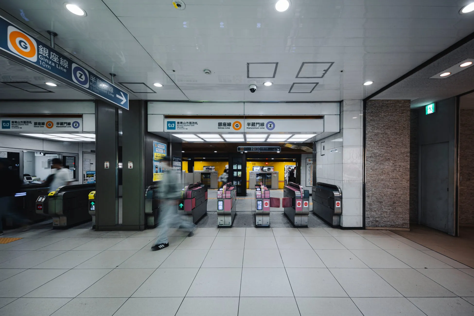 地下鉄駅入口