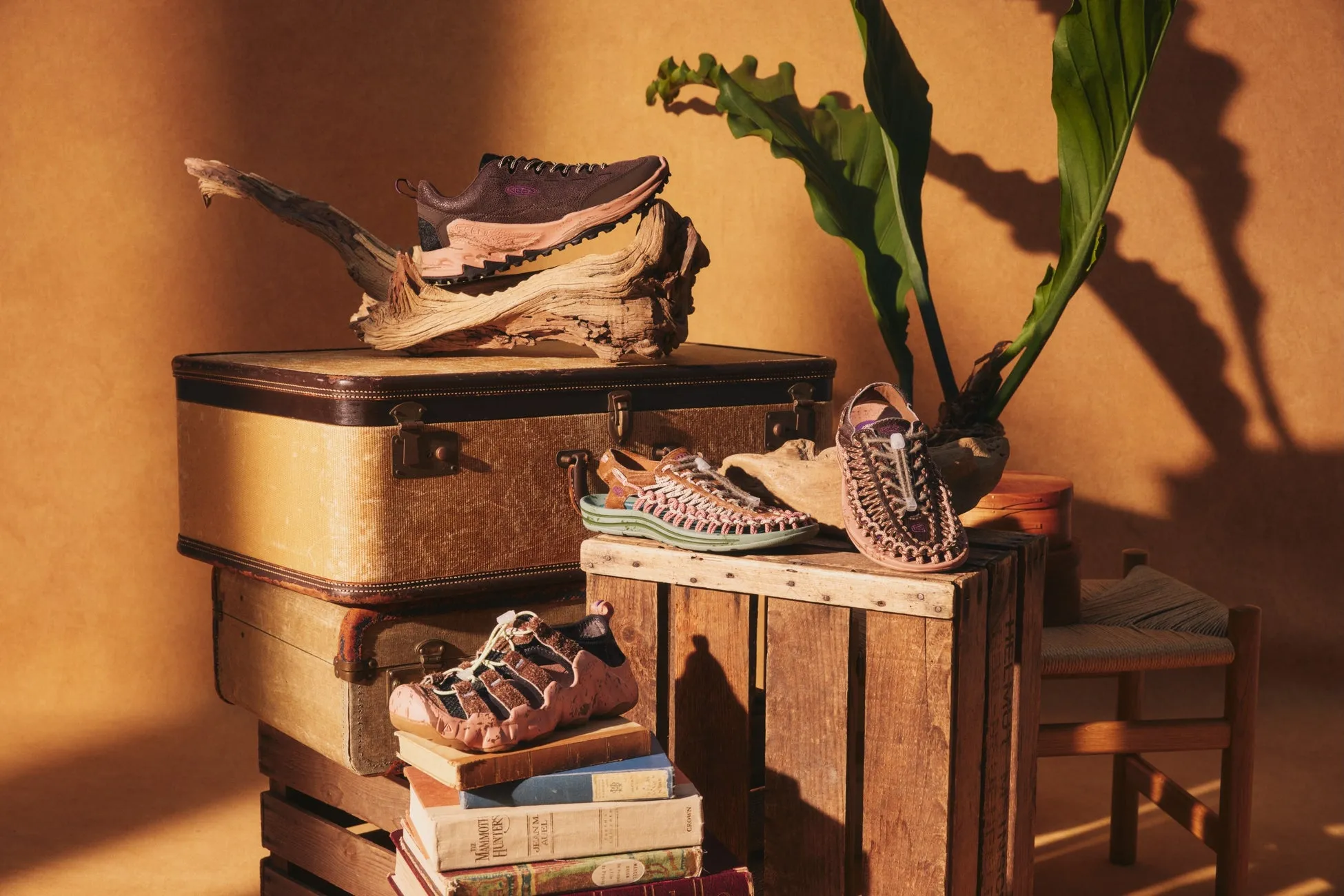 意外と知らない?KEEN『Terrain Pack』が魅せる、地球に優しい大人の足元術