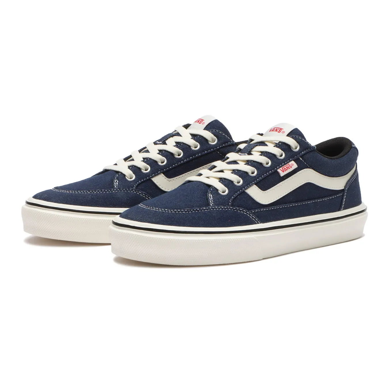 紺色のVANSスニーカーのペア