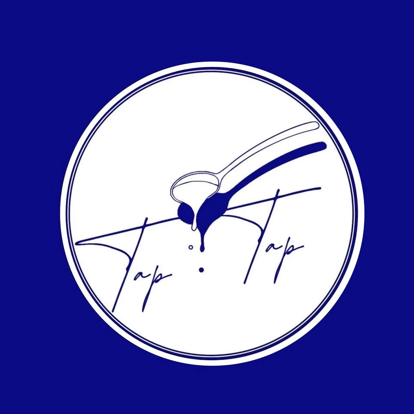 TapTapの店内とスープ