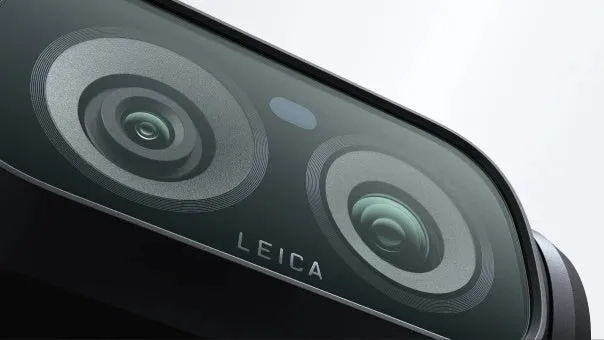 Insta360とLeicaのロゴ