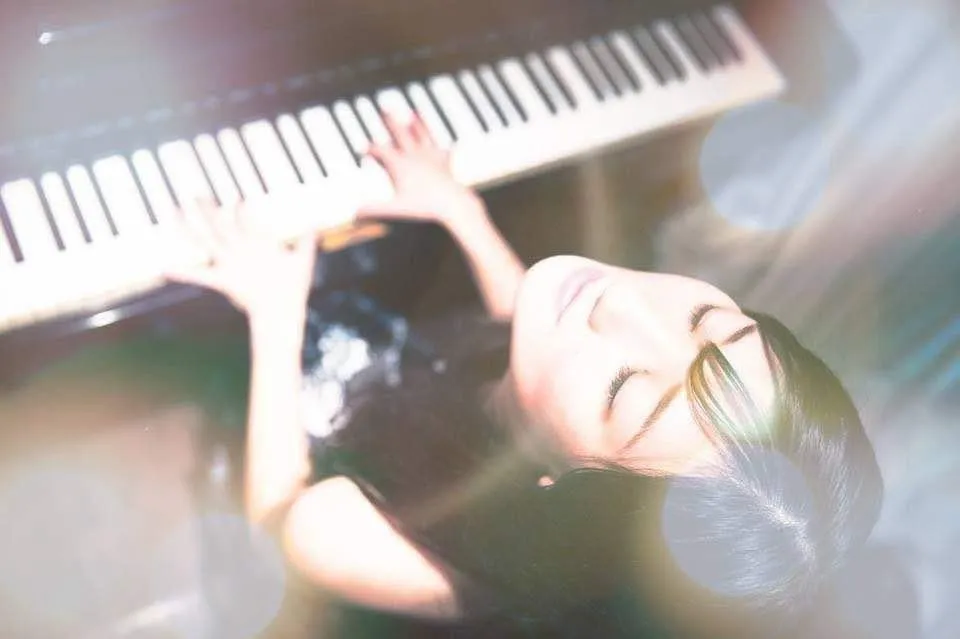 Music Circusのメンバーが演奏する様子