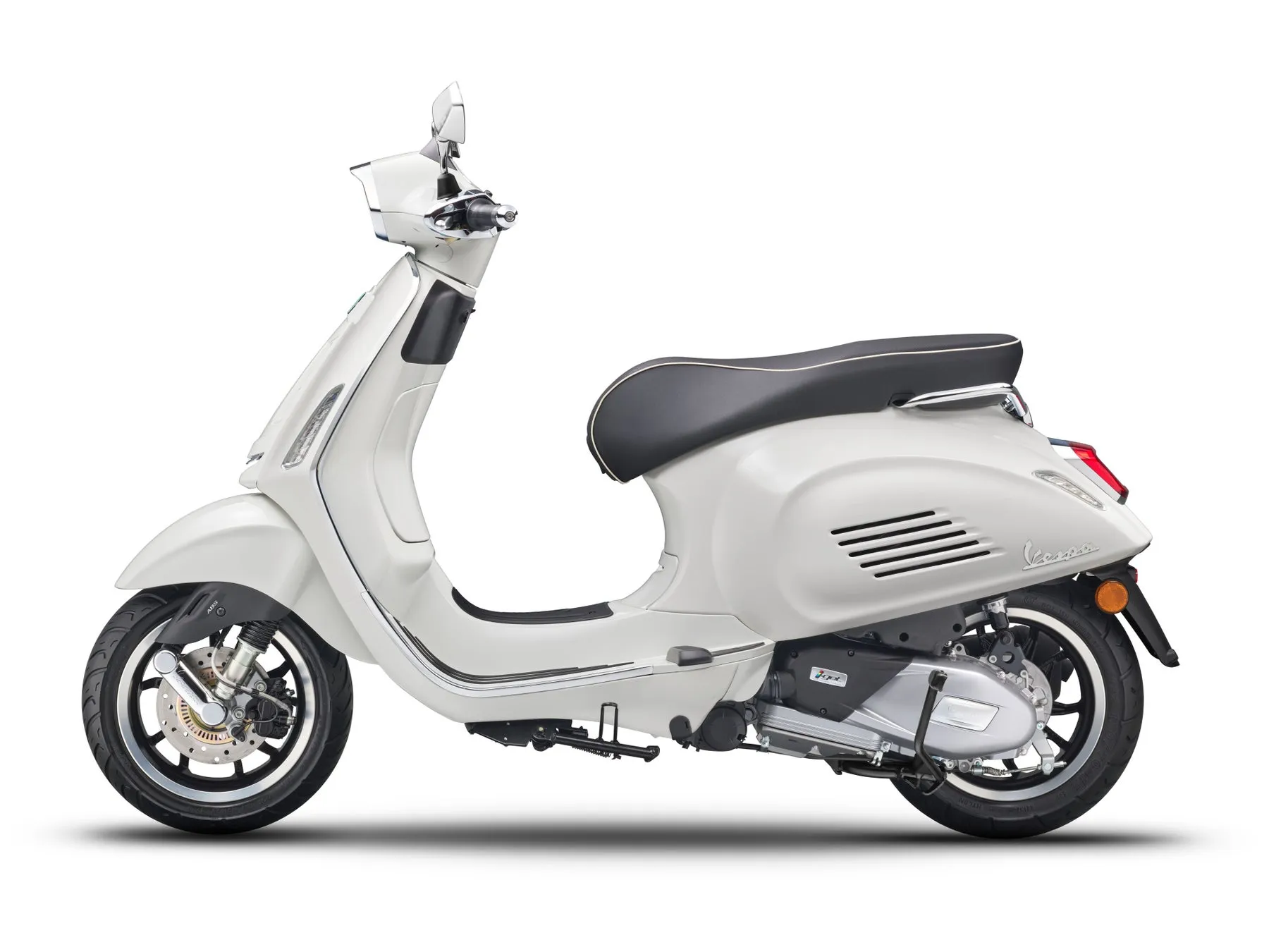新型ベスパ スプリントのフロントエンブレム