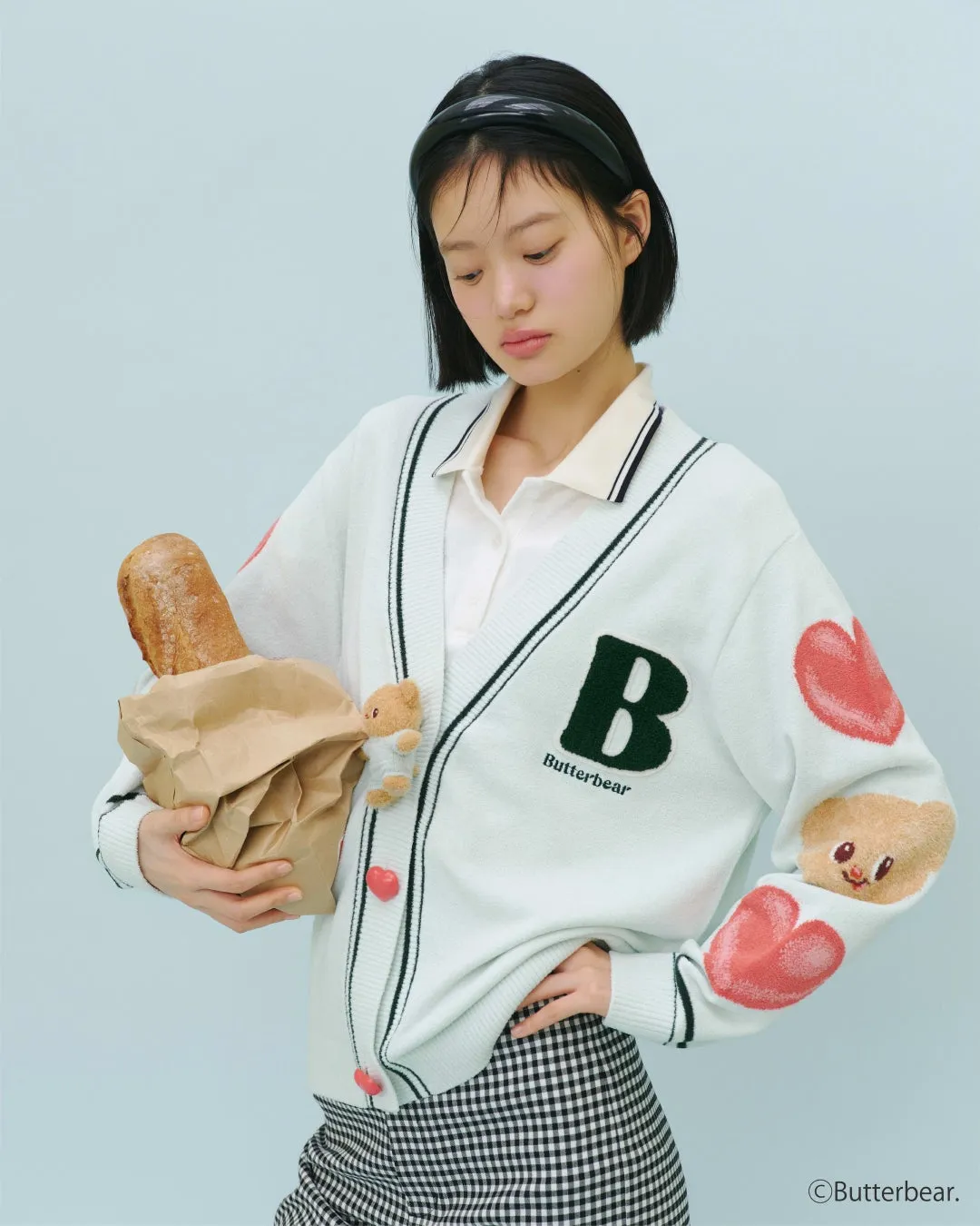 ニットカーディガンのバックデザイン