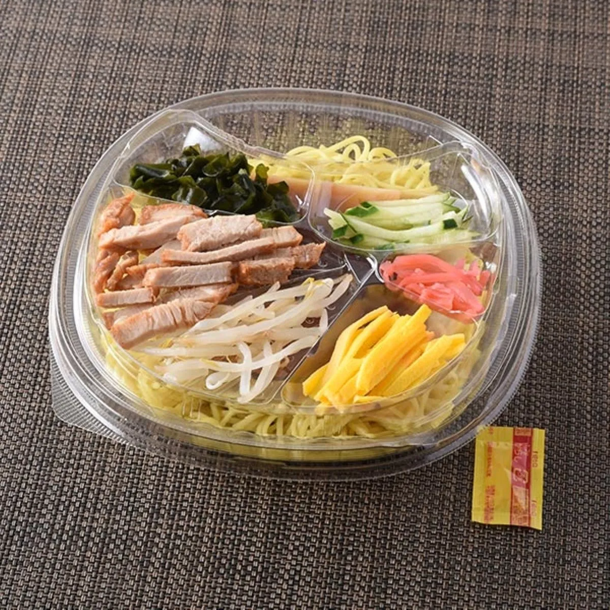 ６種具材の冷し中華
