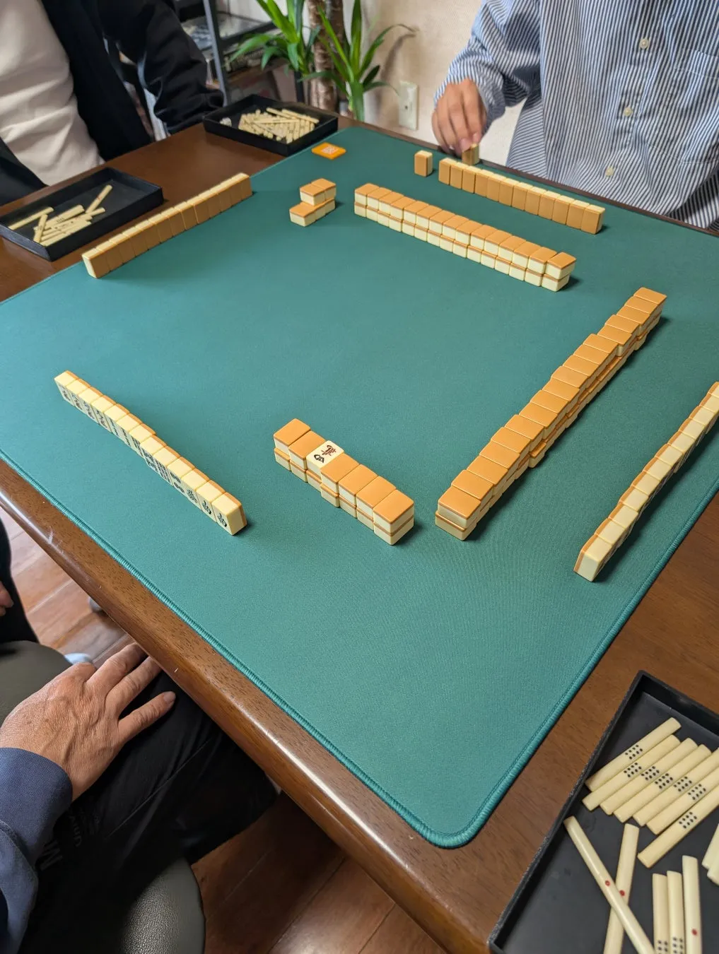 カフェでの己書教室の様子
