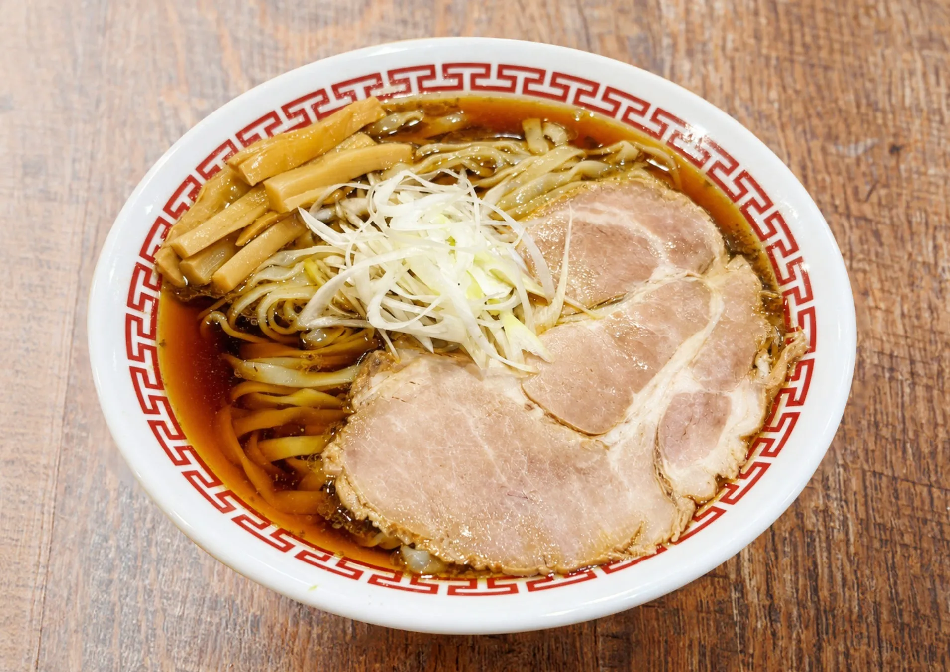 冷やし魚介醤油ラーメンのクローズアップ