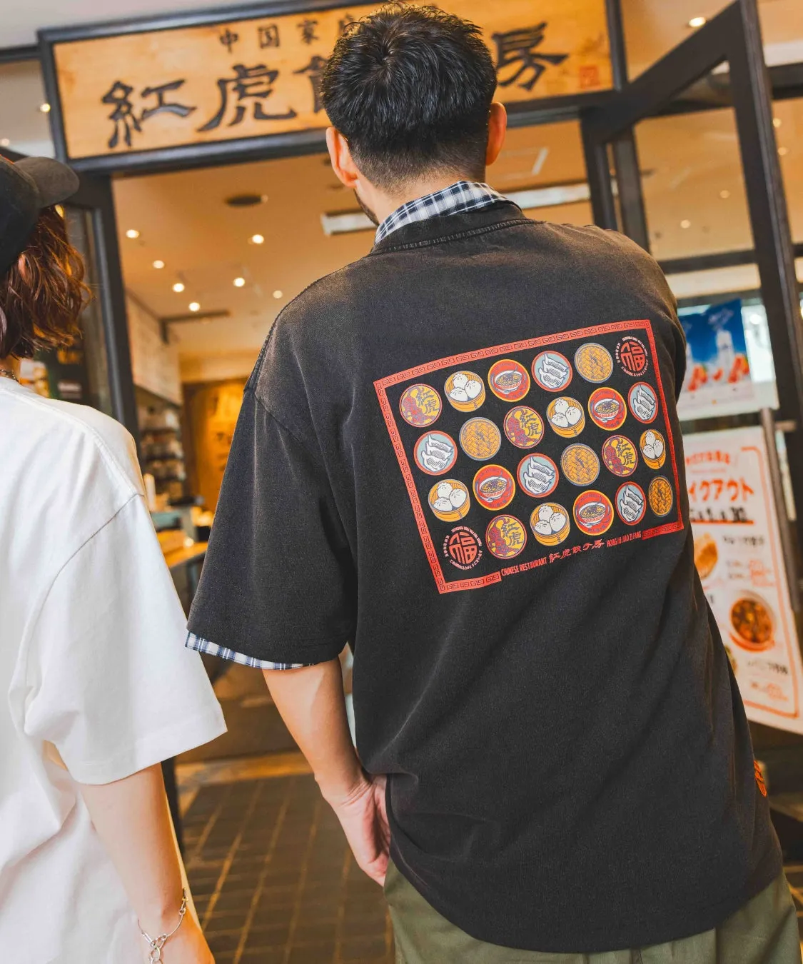 ベニトラグラフィックTシャツ4