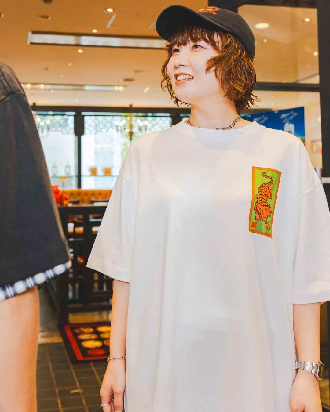 ベニトラグラフィックTシャツ2