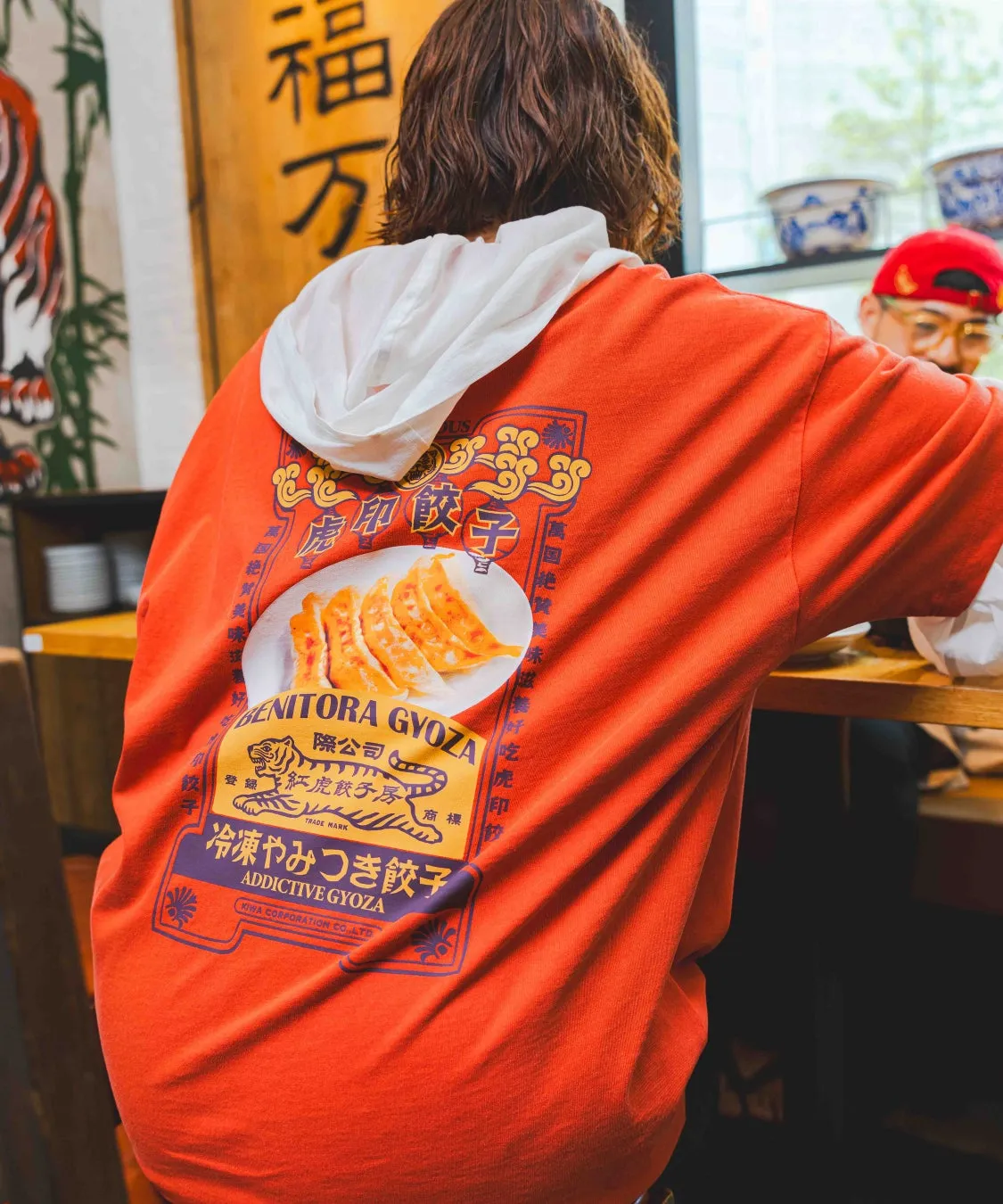 ベニトラグラフィックTシャツ3