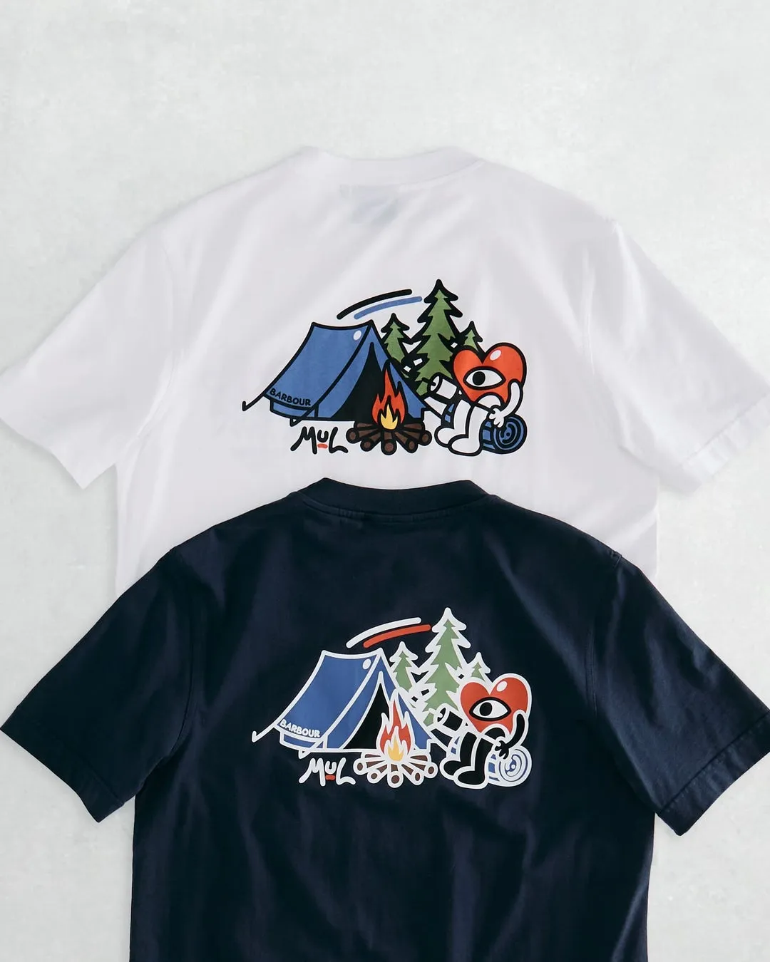 Running Heartが釣りを楽しむ様子が描かれたTシャツ