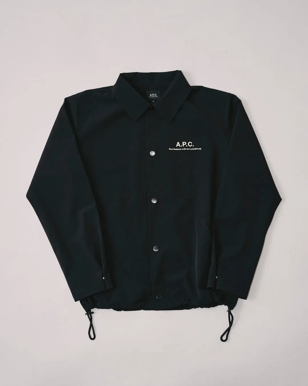 A.P.C. RAYMONDブルゾン（ブラウン）を着用したモデル