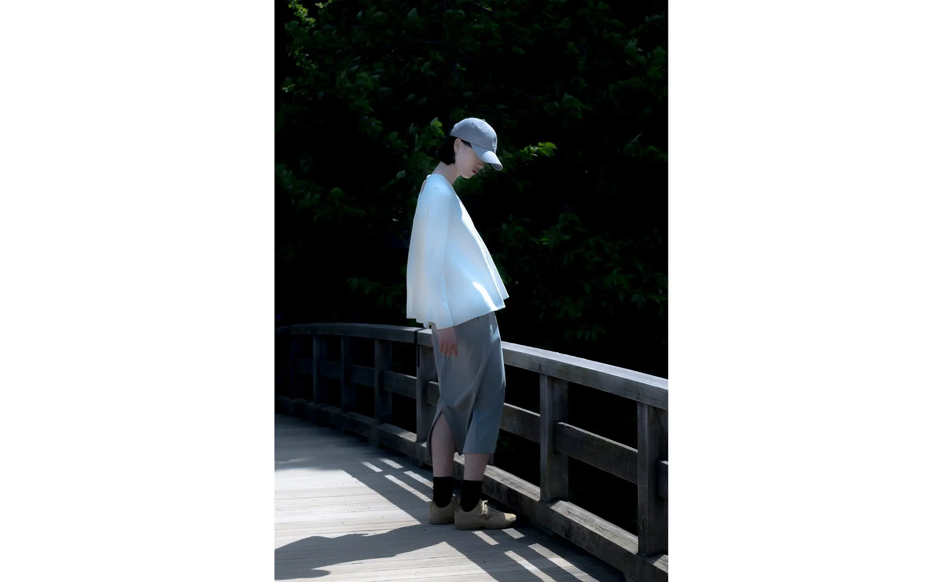 NB GREY グラフィックTシャツ（ロゴ）