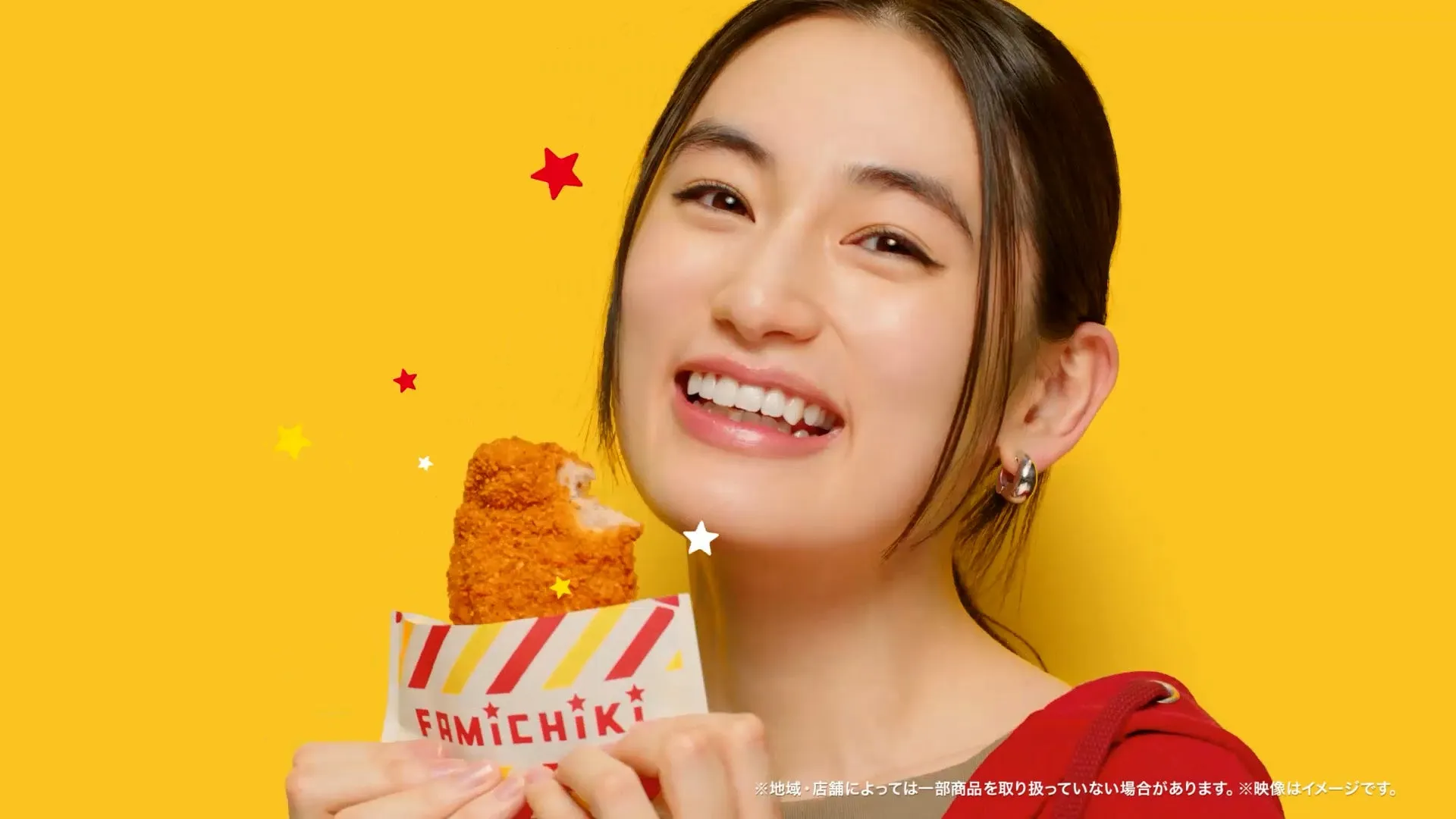 CMカット：ころじゃがを食べる八木莉可子さん