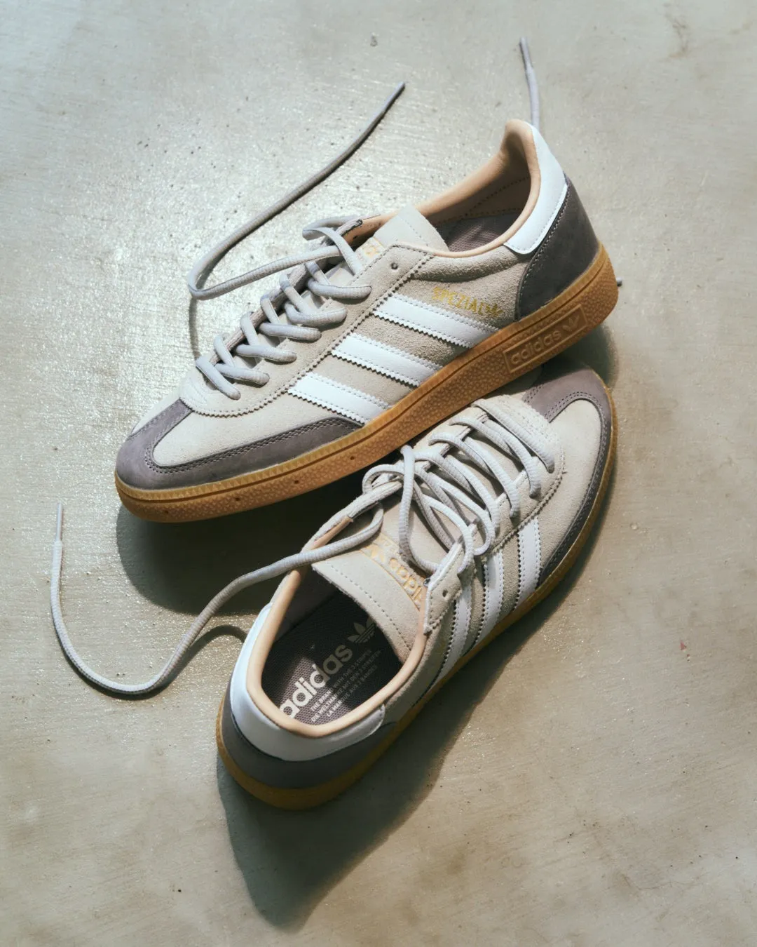 足元に映えるHANDBALL SPEZIAL