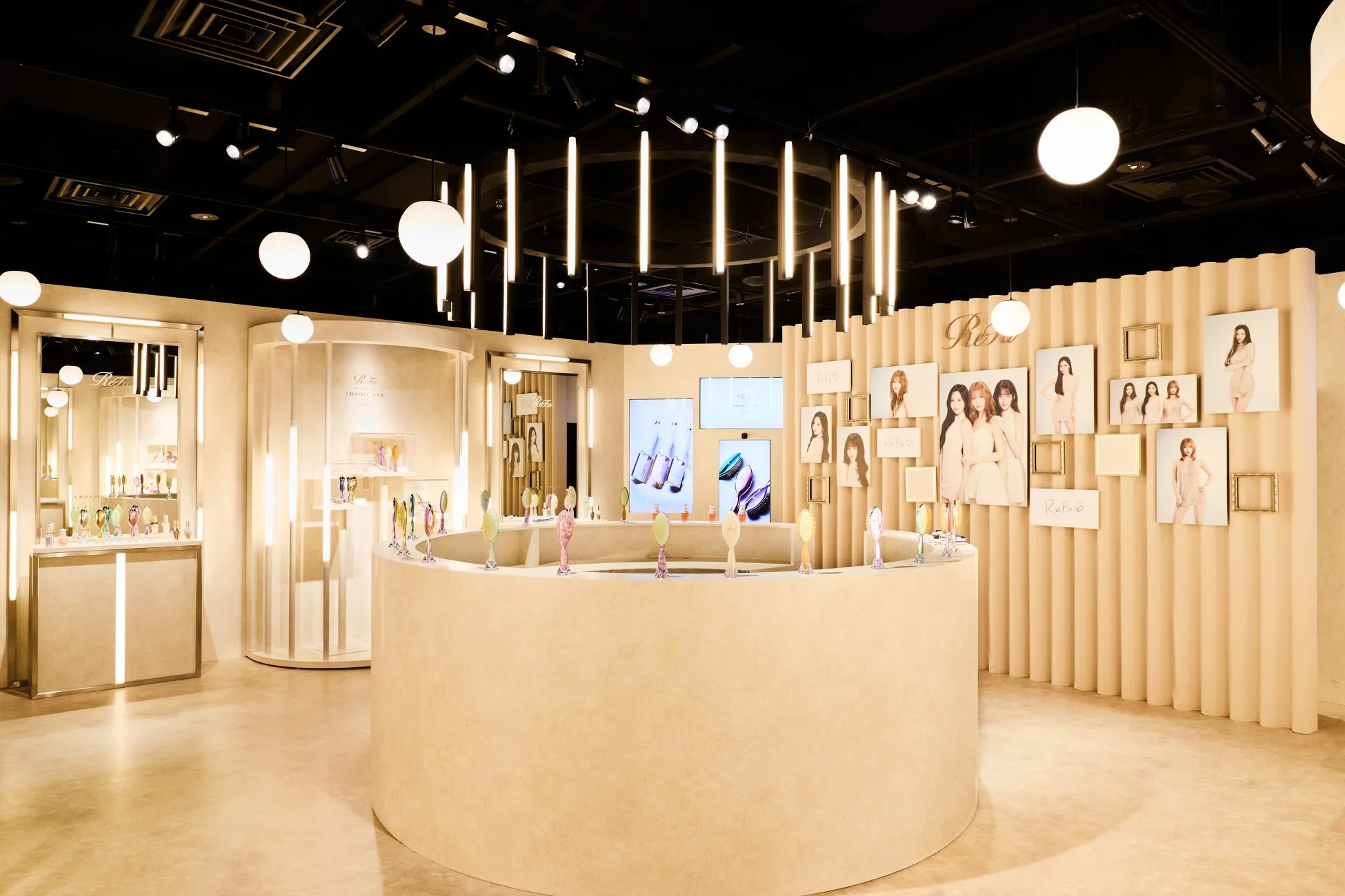ReFa GINZAの店舗外観またはイベントスペースの様子