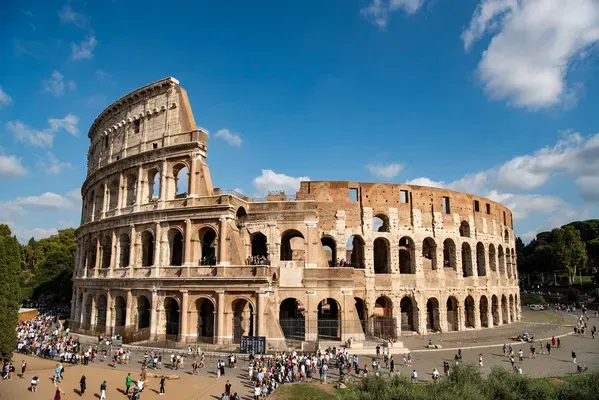 イタリア