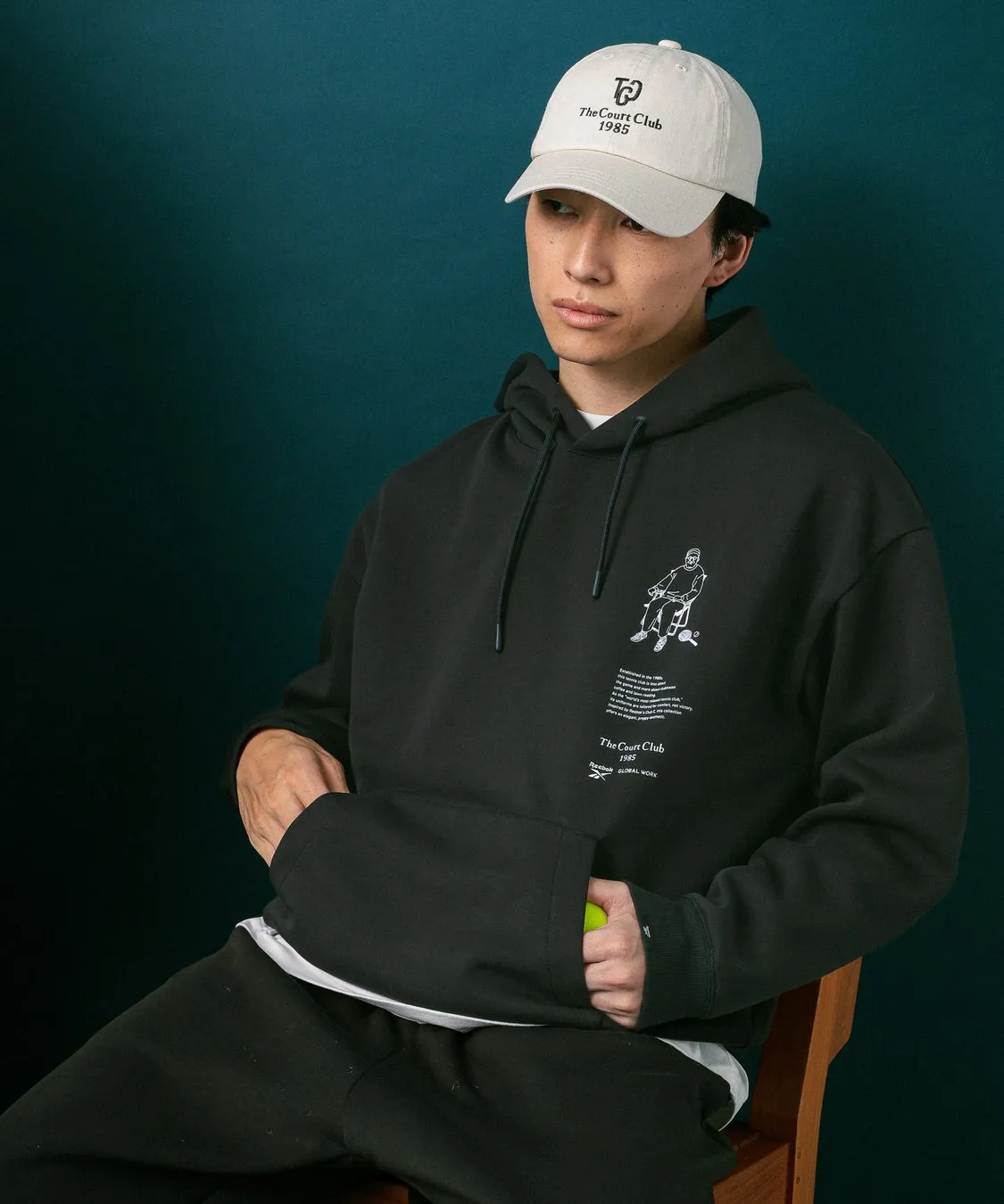 Reebokスウェットパーカー着用イメージ
