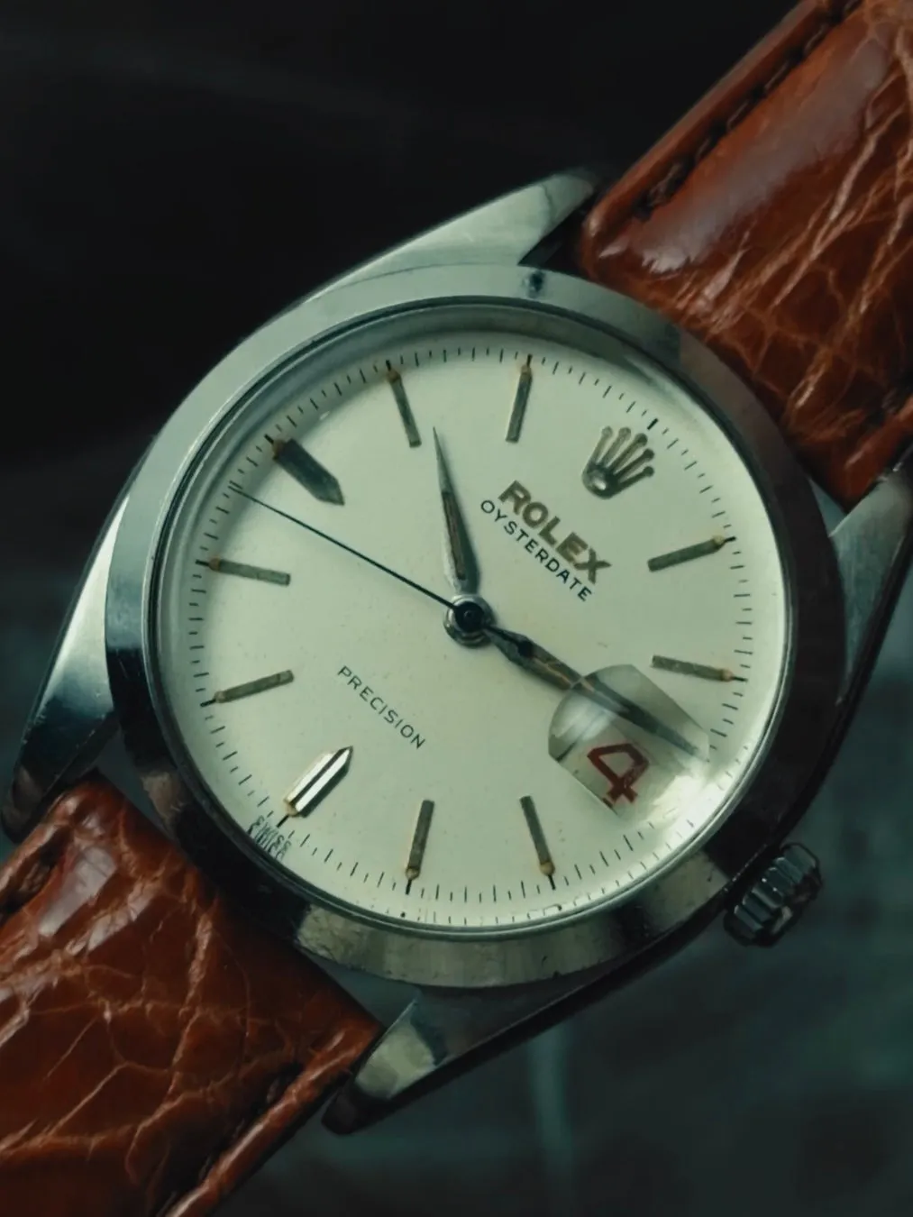 ブルースチール針が語る物語。ROLEX Oysterdate Precision 1950sが叶える本物の贅沢