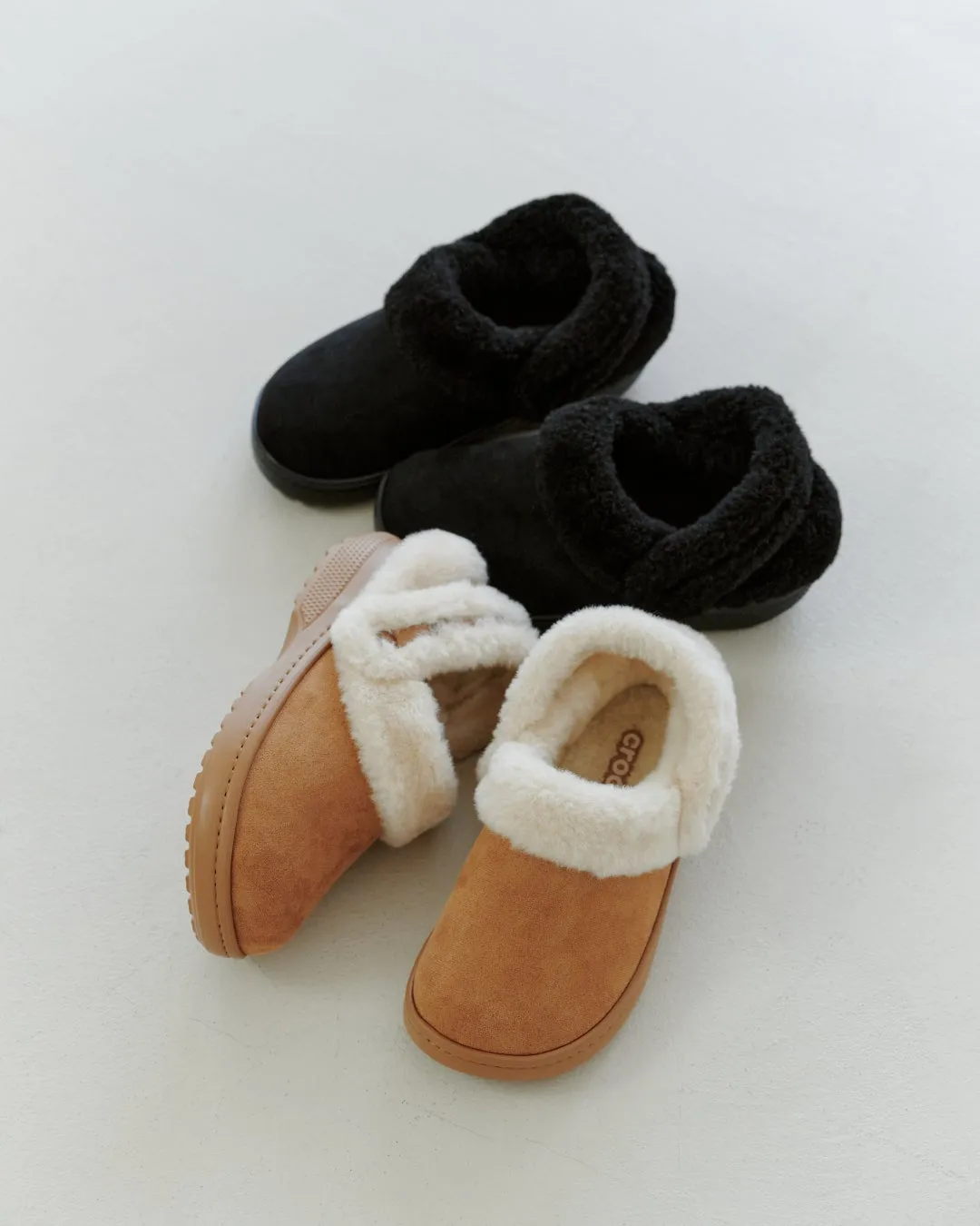 Unfurgtble Vegan Suede Clog 着用イメージ1