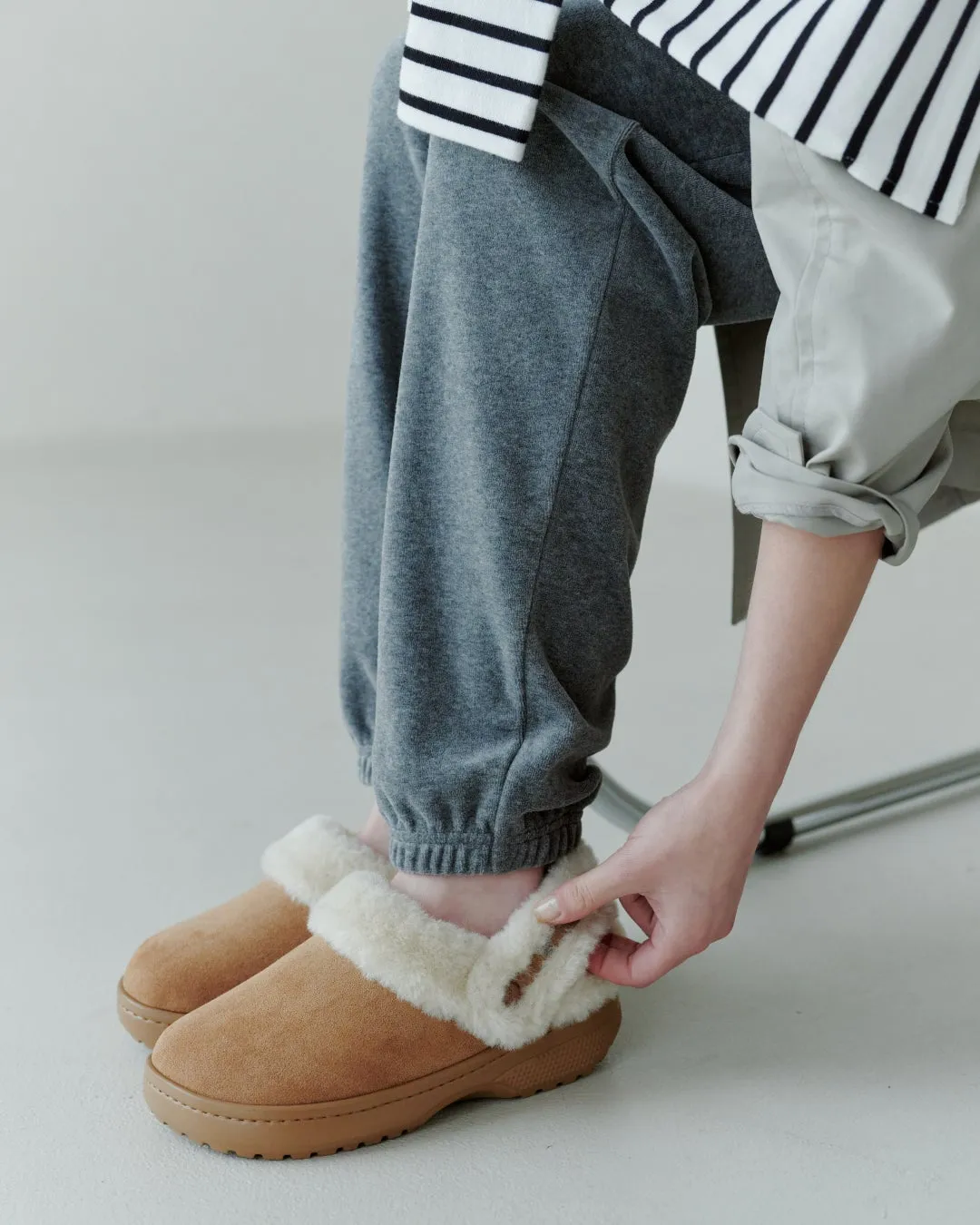 Unfurgtble Vegan Suede Clog Sepia
