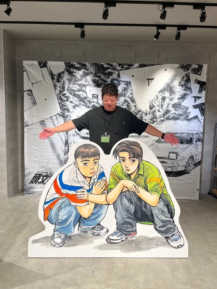CAMSHOP.JPと頭文字Dのロゴ、イベントのイメージ画像