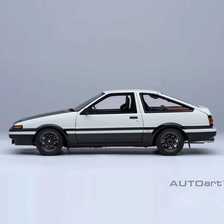 AE86モデルの細部アップ、タイヤとホイール