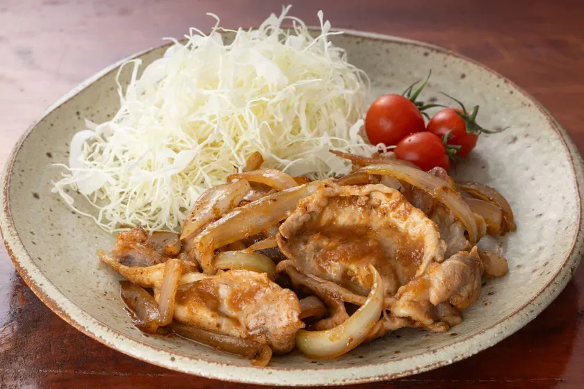 焼いた豚肉に絡めるだけで手軽に本格生姜焼き