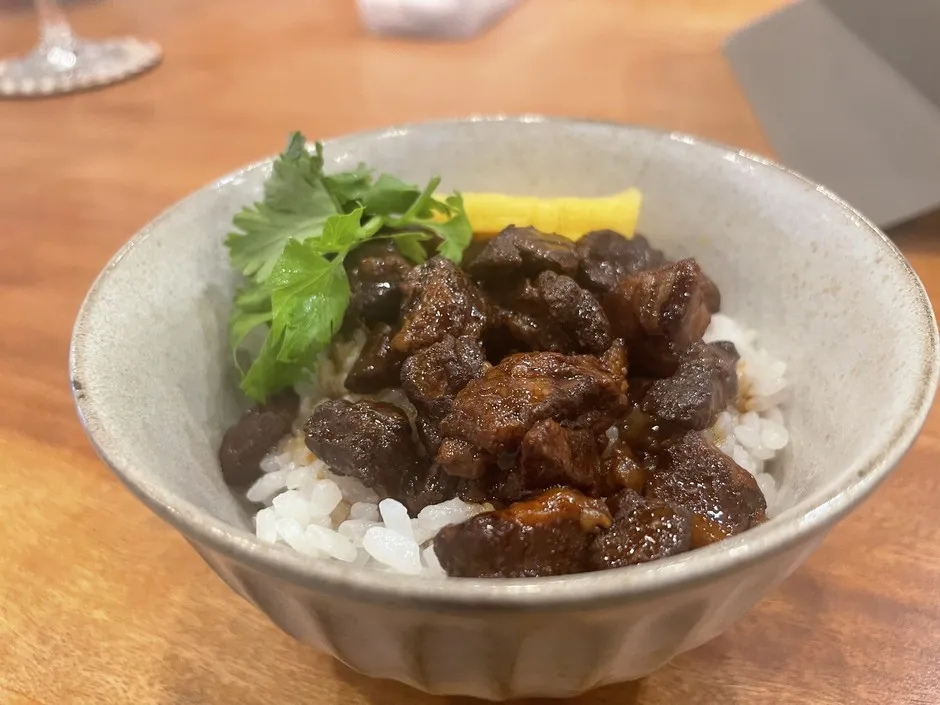 平日は会社員、日曜日は夫婦で台湾料理店